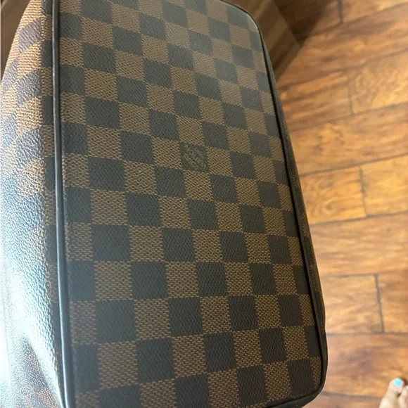 Authentic, Louis Vuitton Brown Checkered Tote with Gold Accents - Picture 5 of 16